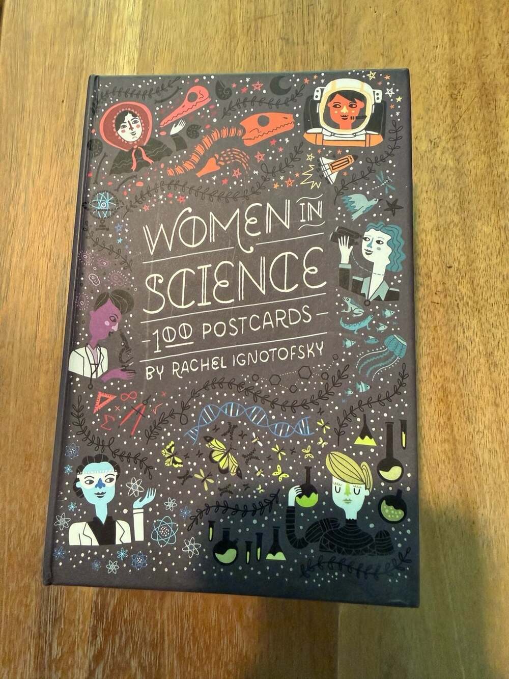 Women in Science: 100 Postcards by Rachel Ignotofsky Box Set